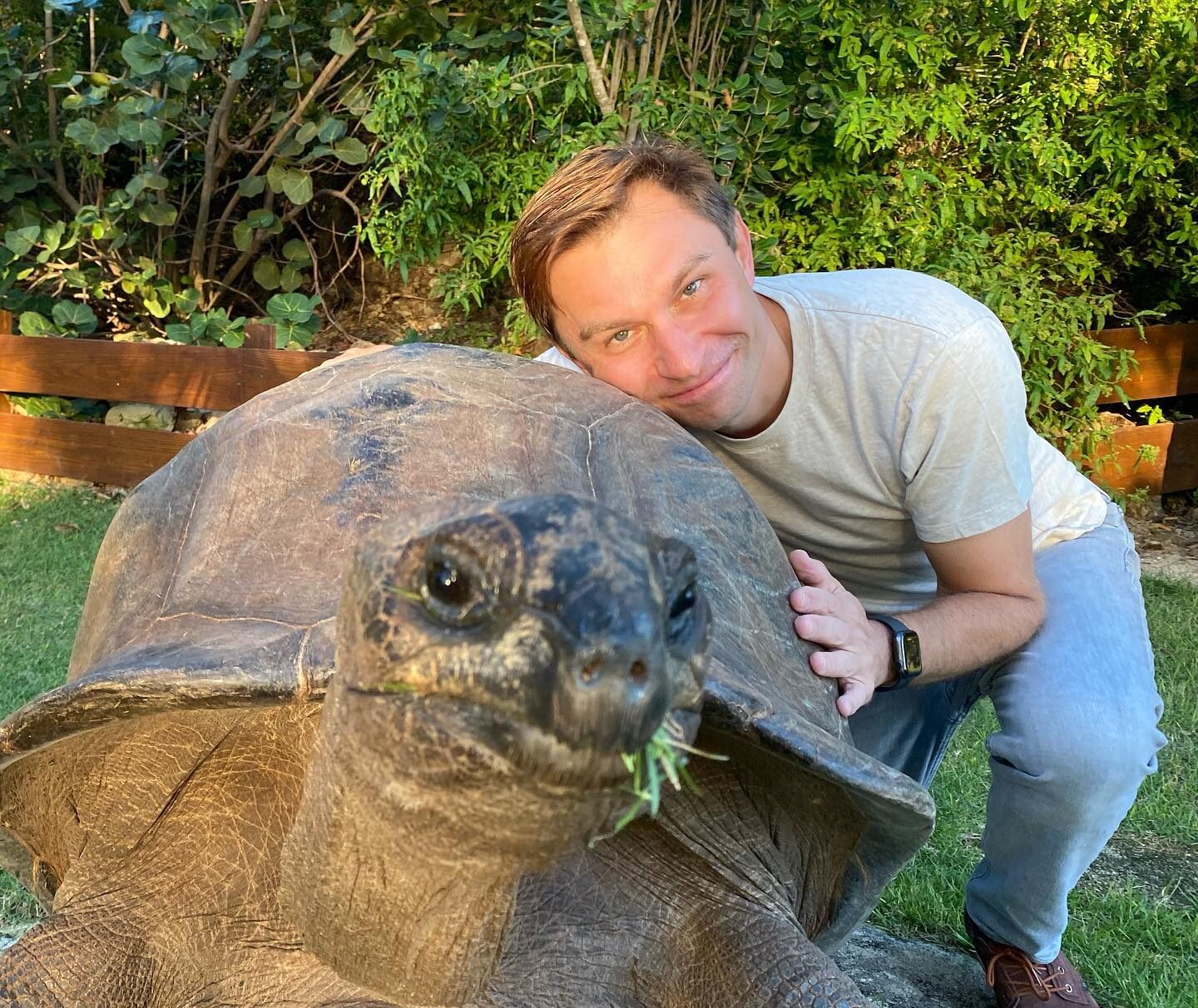Longevity: David Sinclair Studies Ways to "Outmaneuver" Aging
