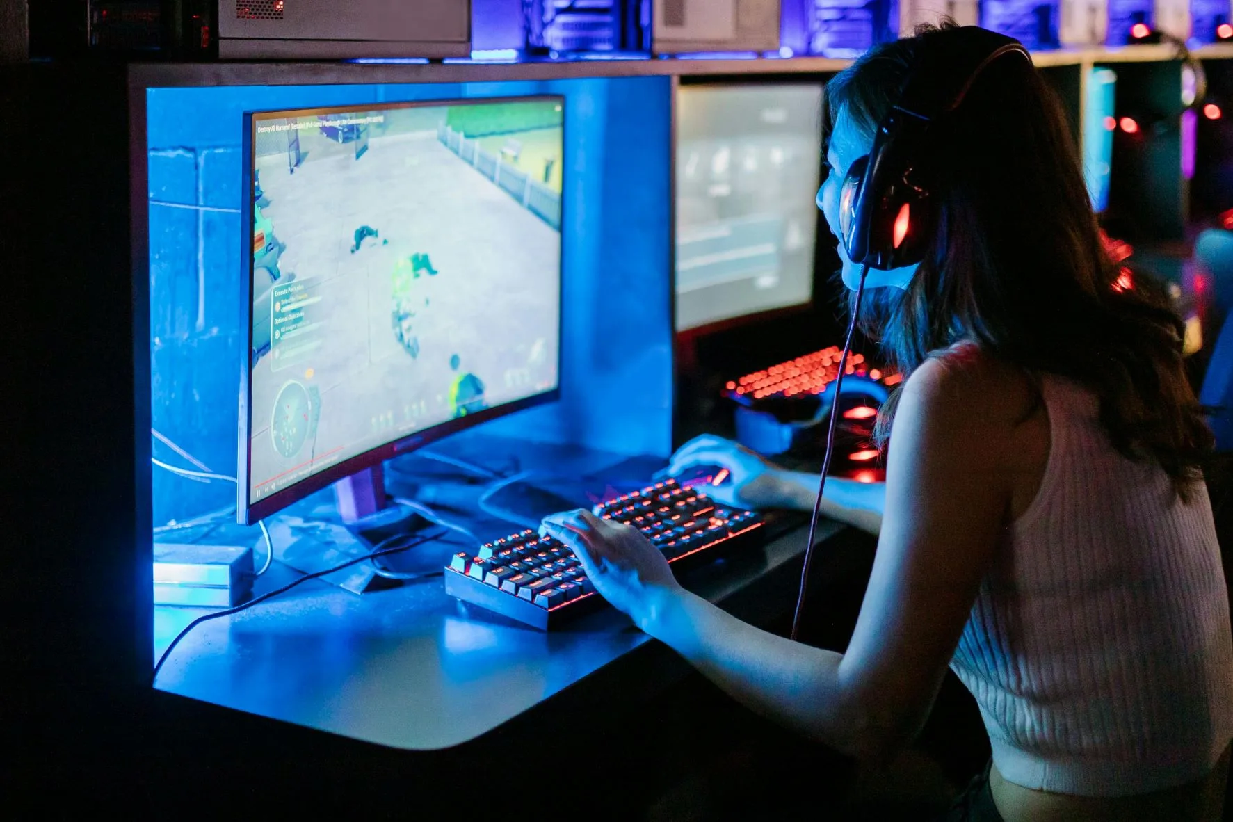 Person playing on a computer. From the Pexels collection (Creative Commons)